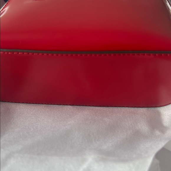 Tory Burch women’s Warm Red BNWT Emerson patent mini dome satchel - Picture 8 of 14